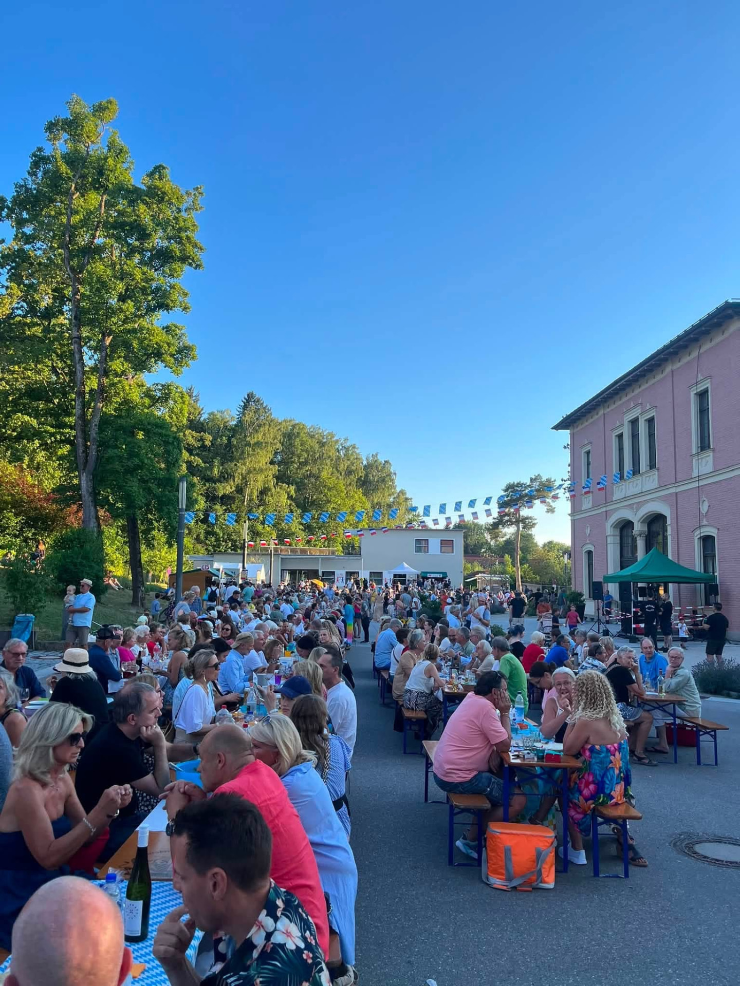 Nacht der Kerzen vor dem Rathaus