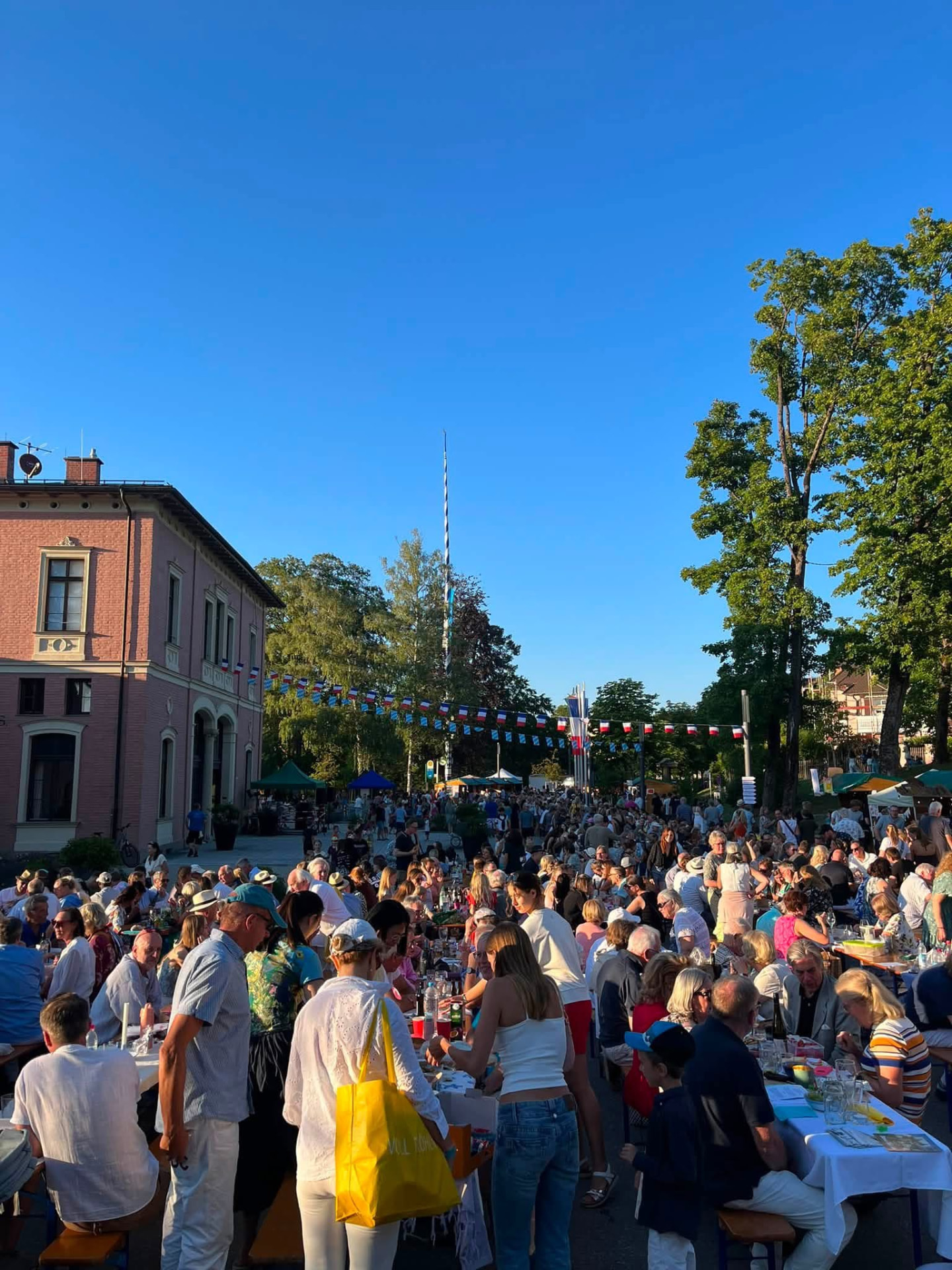 Nacht der Kerzen vor dem Rathaus